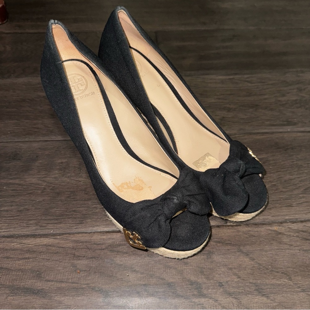 Tory Burch Elegant Black Bow Women's Shoes - Picture 3 of 10
